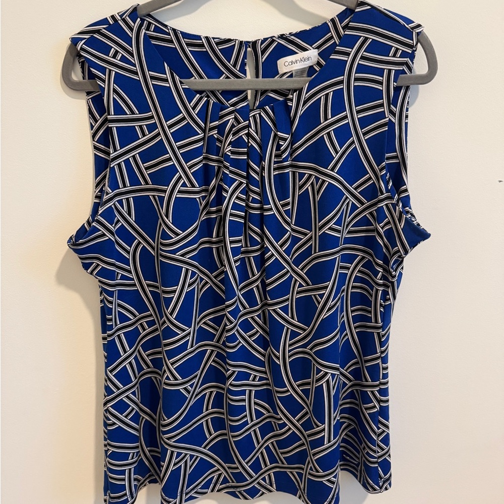 Calvin Klein ~ Women's Blue and Black Patterned Top